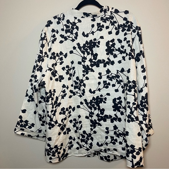 Lily Stanhope Black and White 3/4 Bell Sleeve Blouse - Picture 4 of 8